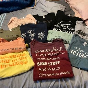 Lot of 12 graphic tshirts